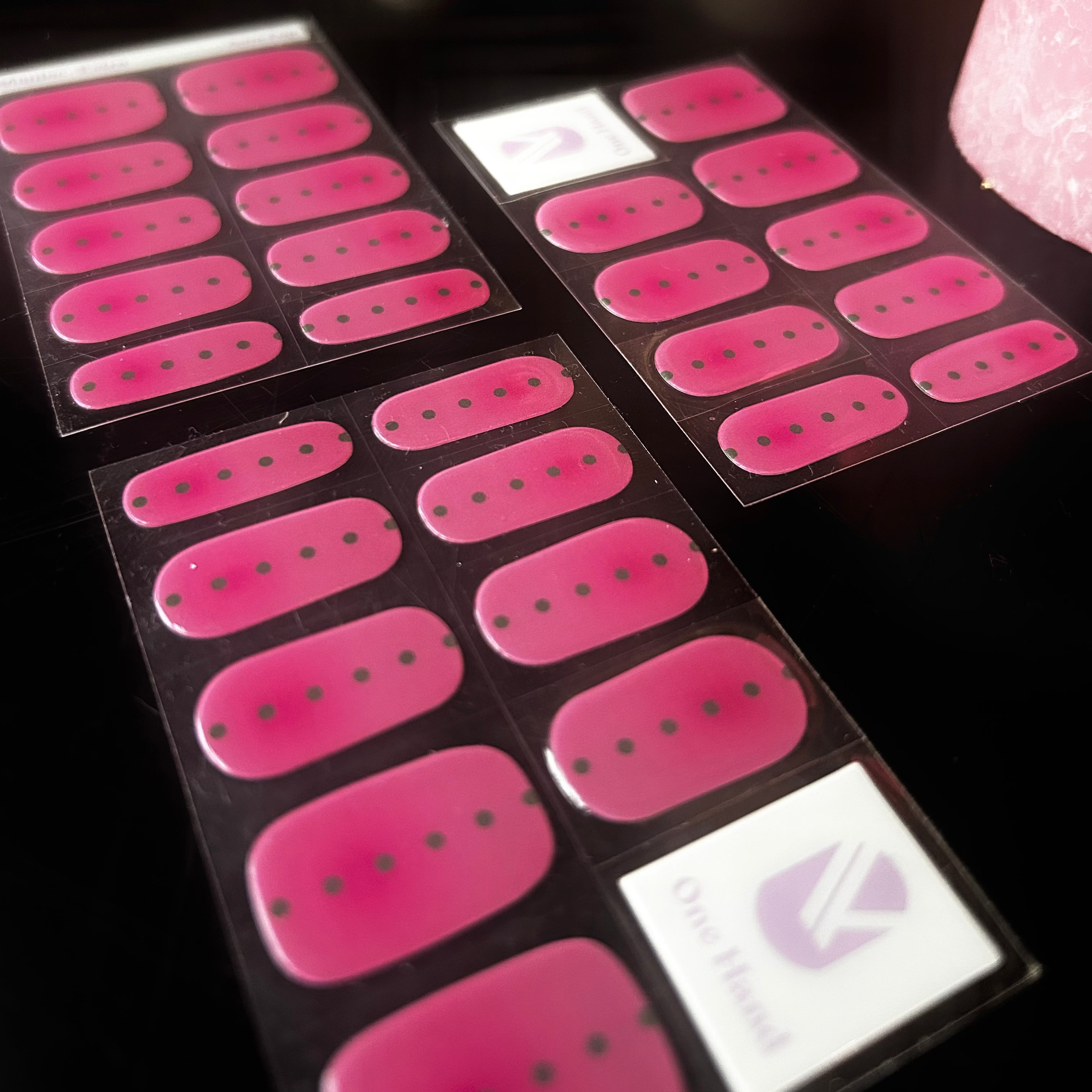 Aura pop maniac gel stickers roze met verticale stippen