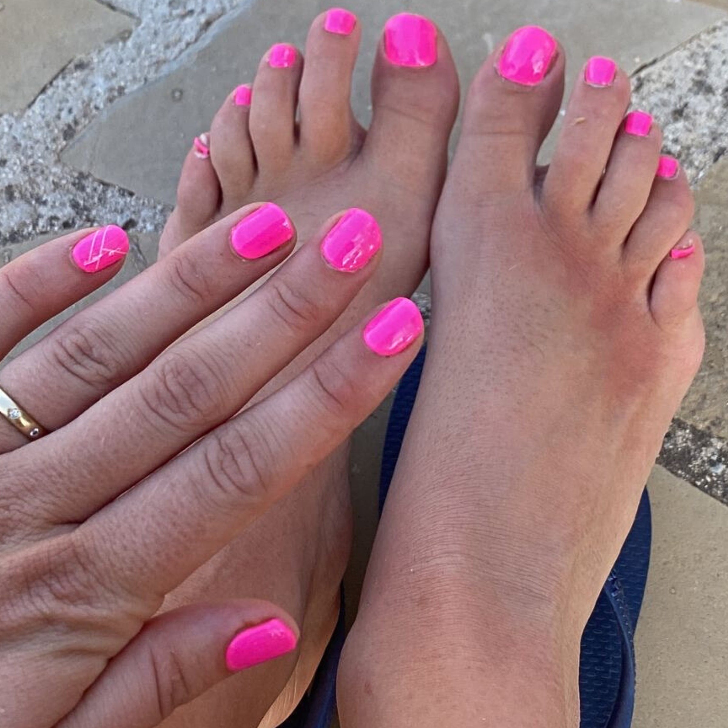 Gaga Pink - Mani+Pedi
