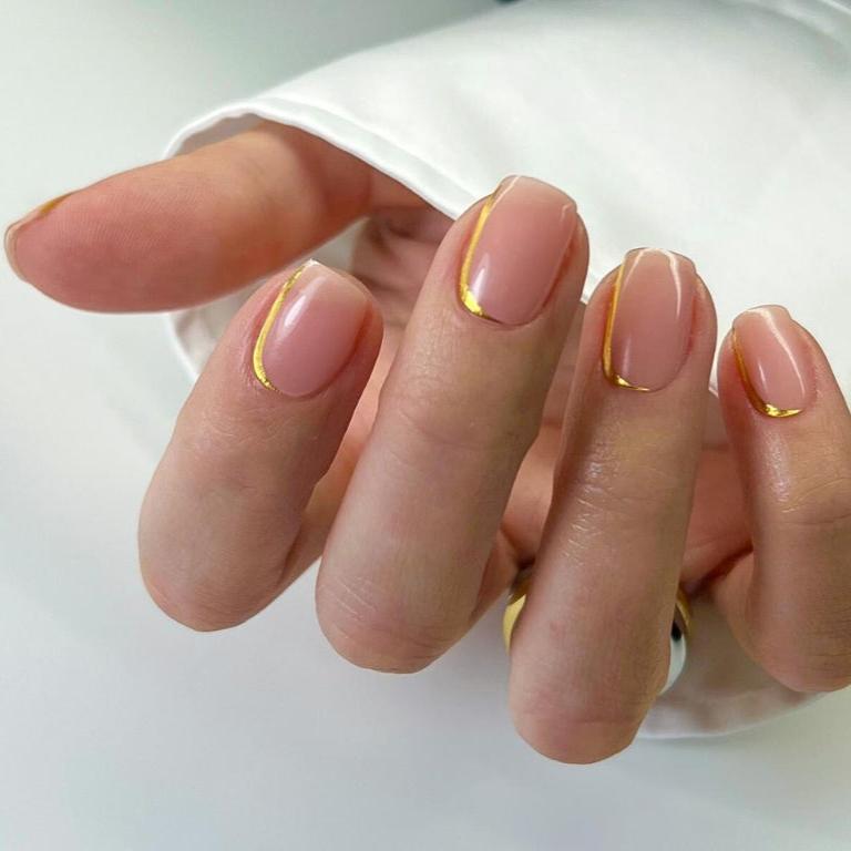 Goldfinger Maniac gellak stickers roze met een gouden randje