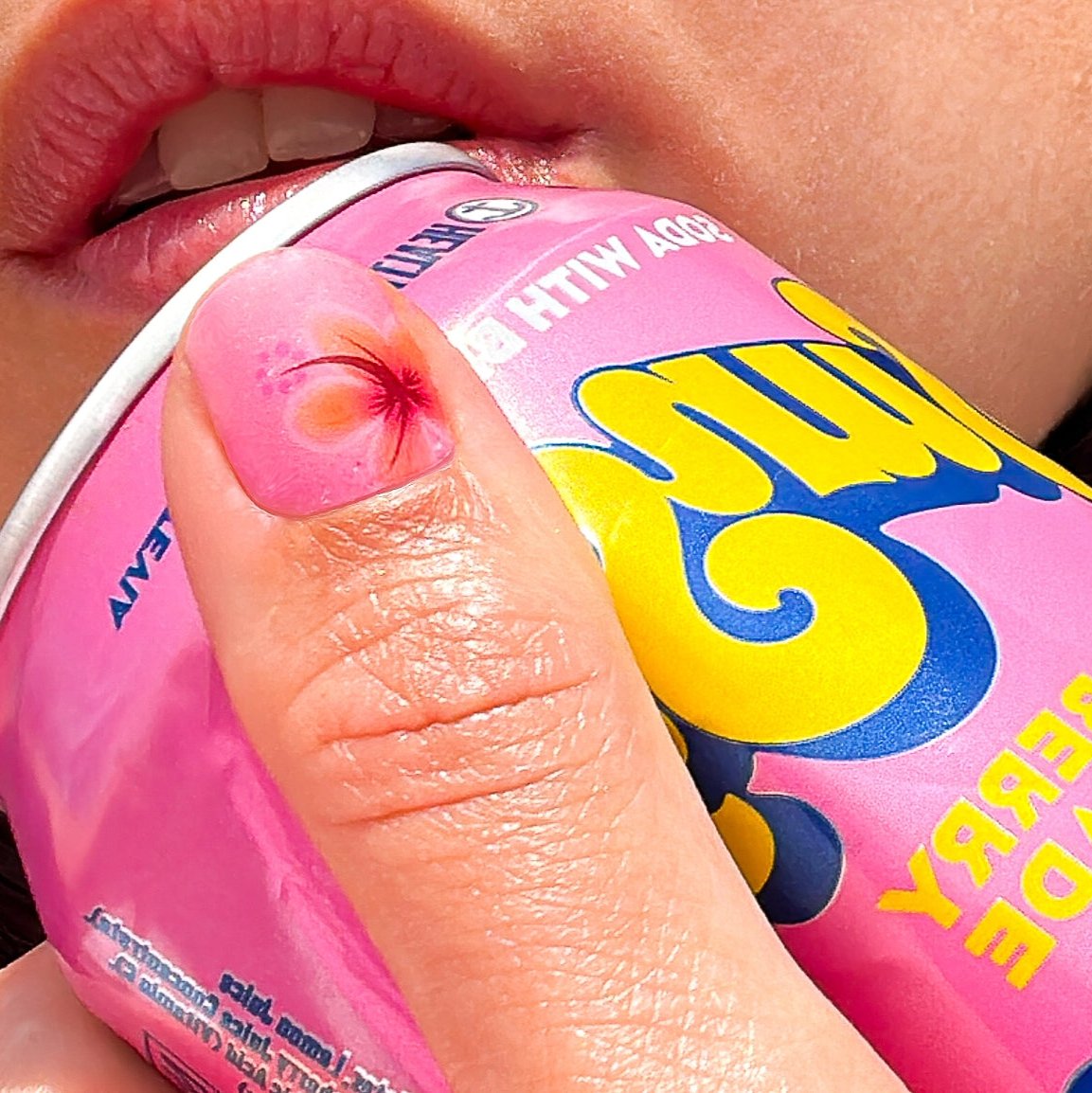 Hibi by Nicole Huisman x Maniac Gellak Stickers Manicure Nail Art Pink Biting a can