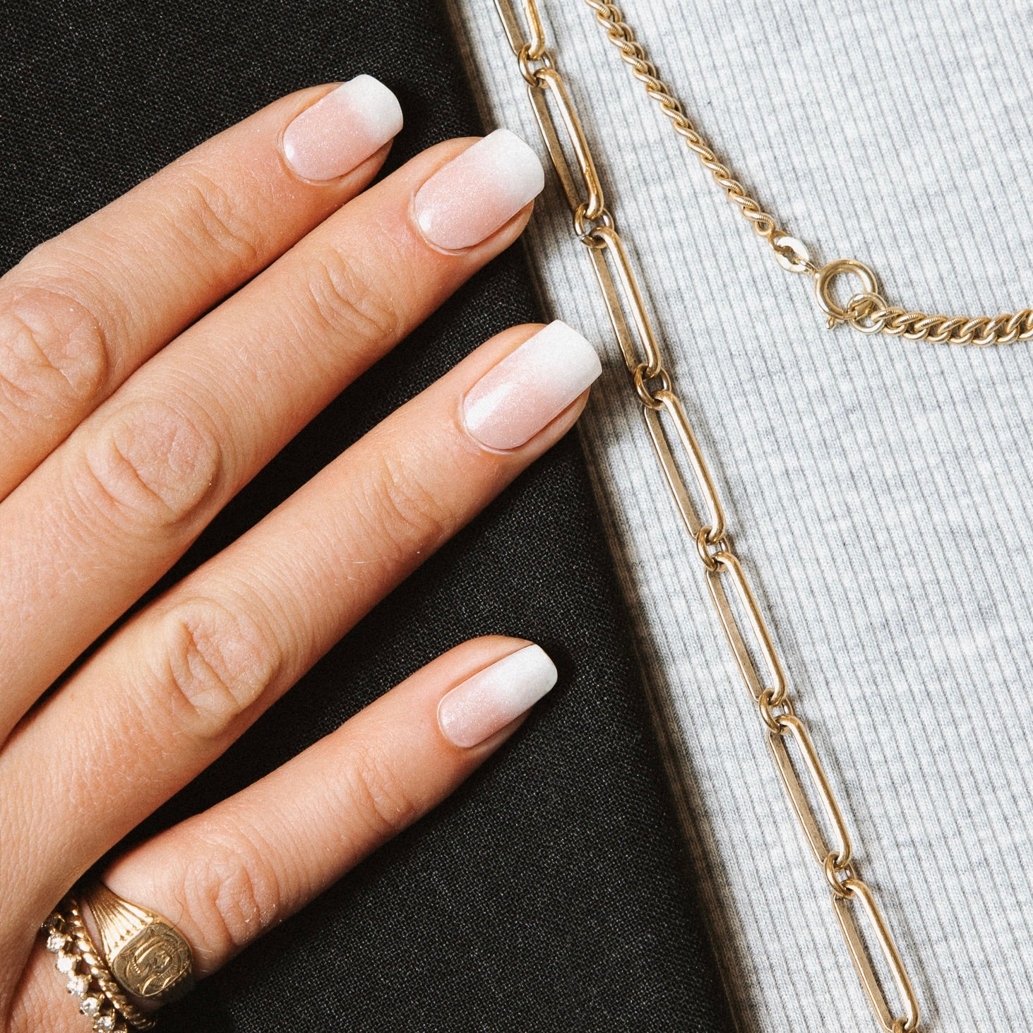 Timeless French Maniac Nails gellak stickers Manicure sparkle Neutral chain