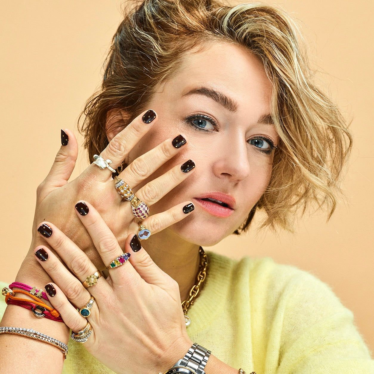 Twisted Polka by Carolien Spoor Maniac Nails brown gold