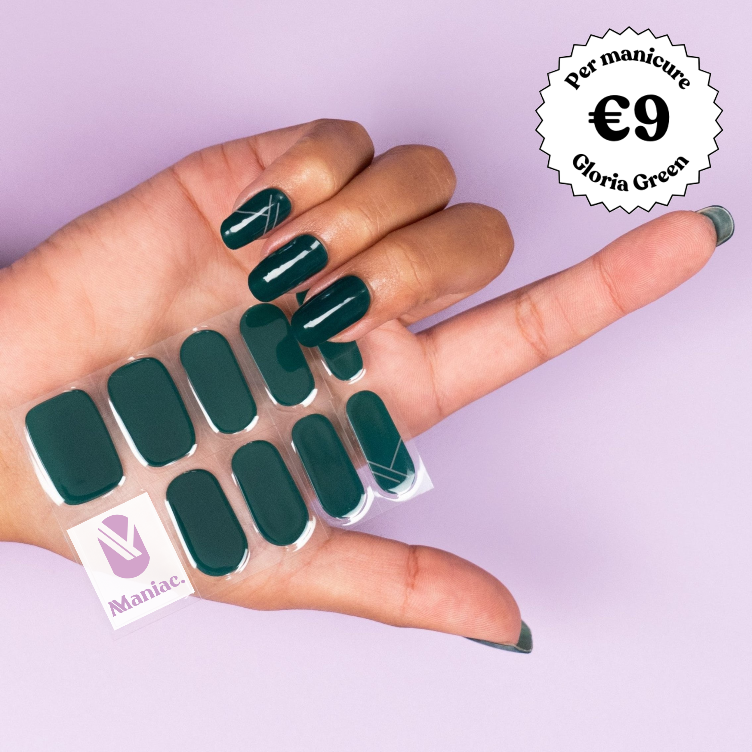 gloria green sticker manicure van maniac nails hand die een sheet vasthoud 