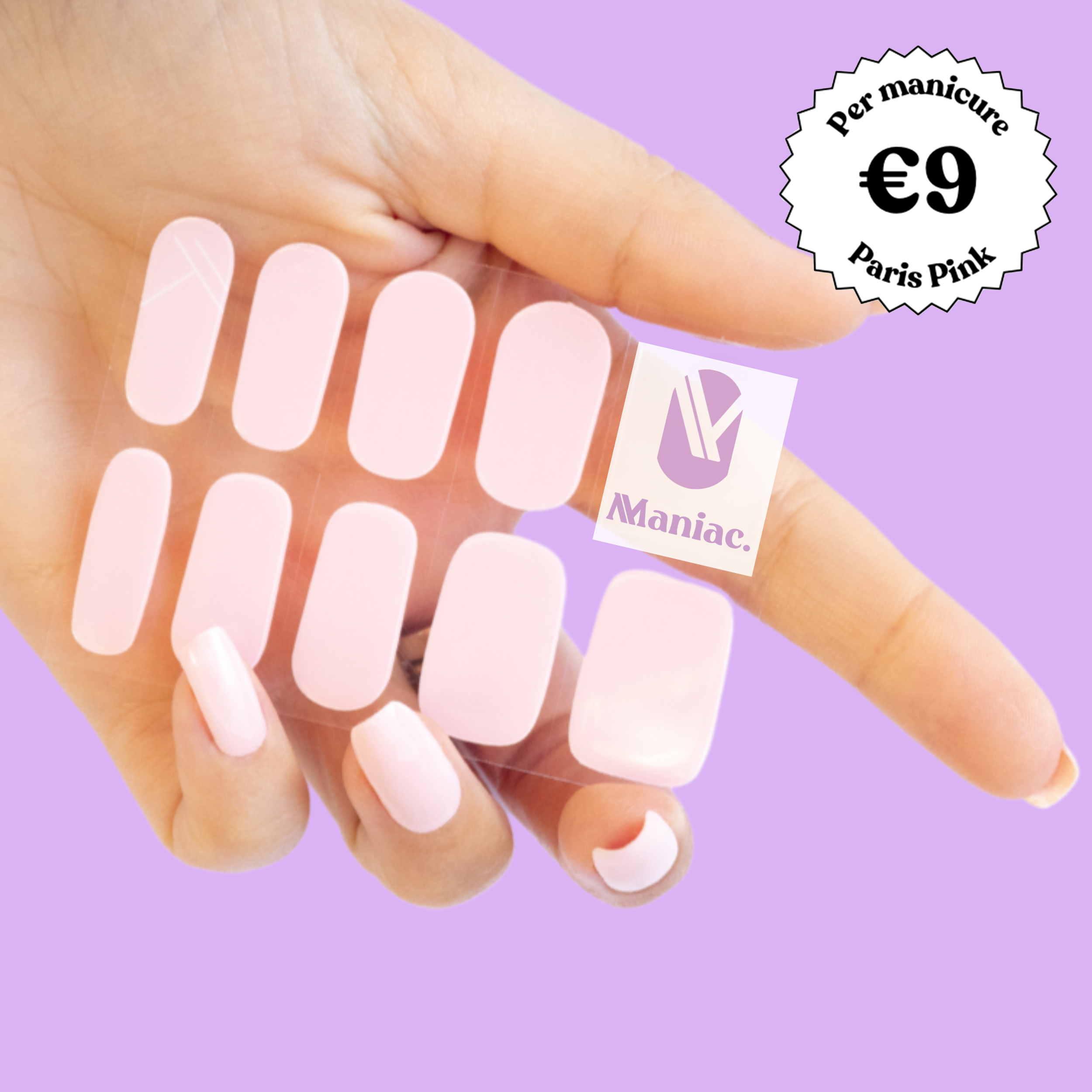 paris pink sticker manicure van maniac nails hand die een sheet vasthoud 