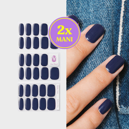 Balthazar Blue gellak stickers voor 2 manicures, stickervellen en resultaat op de nagels | Maniac Nails
