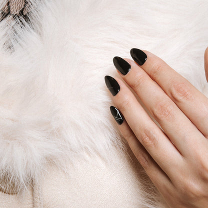 Bowie black maniac nails gel stickers black on hand with white fur 