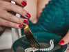 Cecile by Eline de Munck Manicure gellak stickers Maniac Nails Red Gold golden fork blue bra