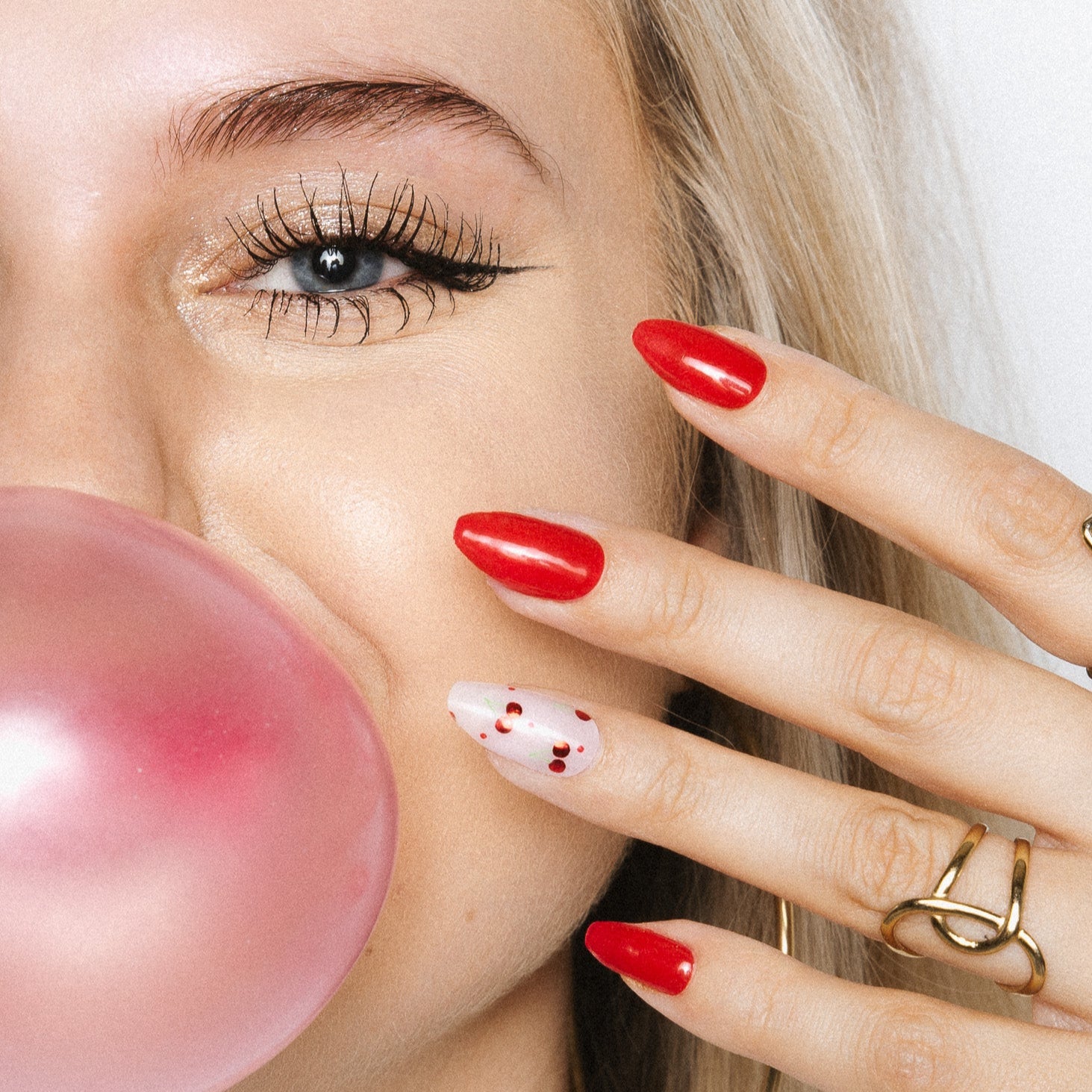 Cherry Charms Bubble gum golden ring