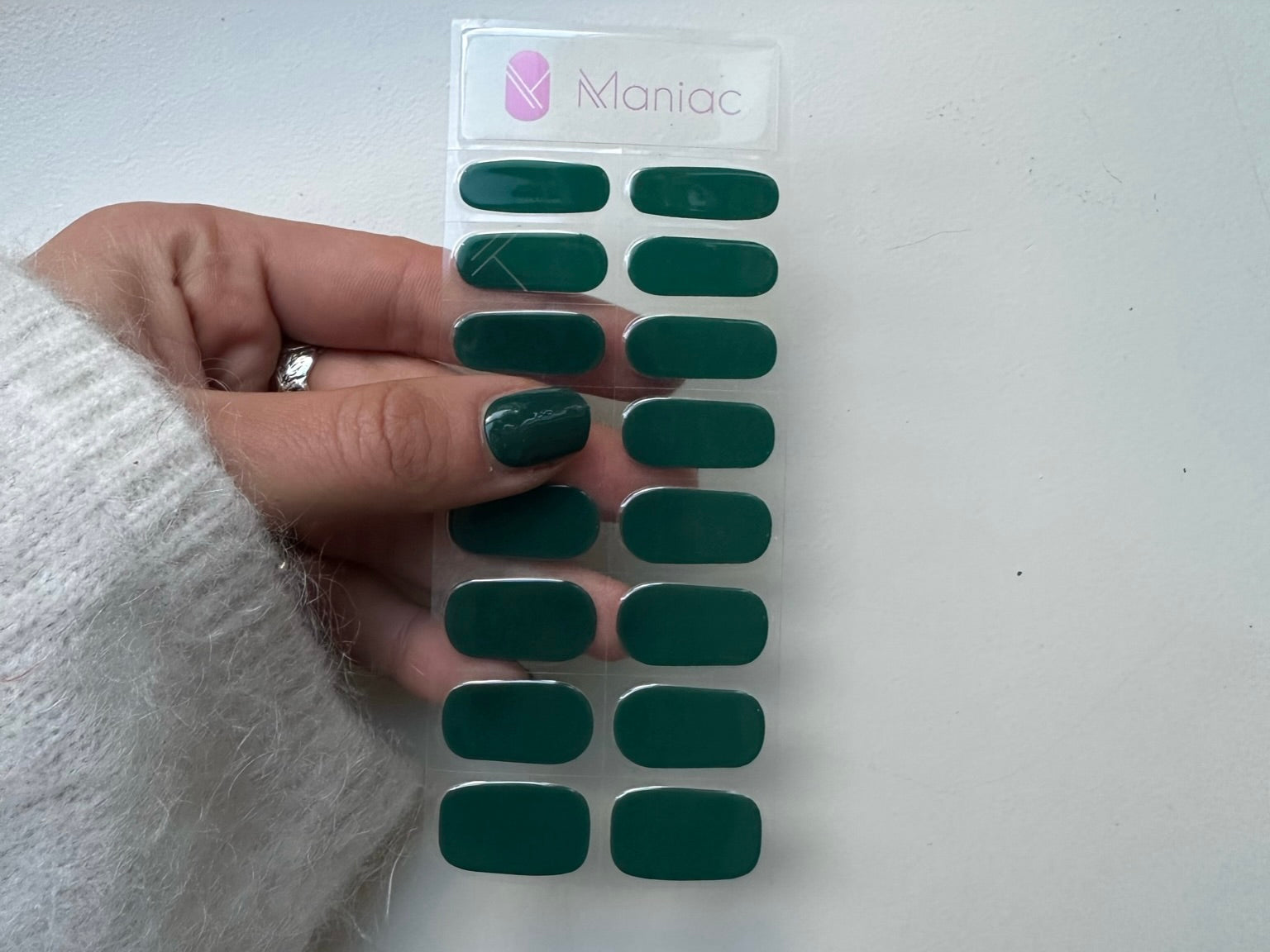 Gloria Green Maniac Nails Dark Green Manicure  sheet