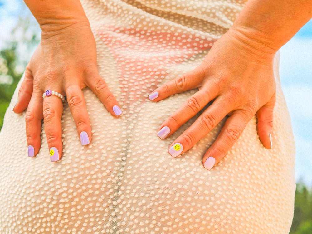 Happy Dance by Geraldine Kemper Maniac Nails gellak stickers Manicure Nailart Purple billen