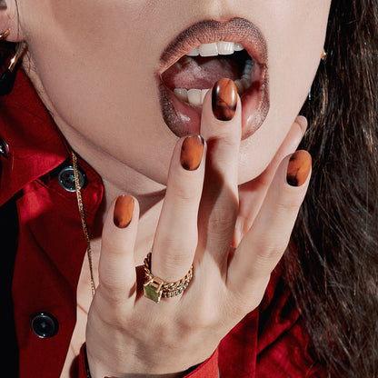 Killer Queen by Olga Maniac gellak stickers Manicure brown