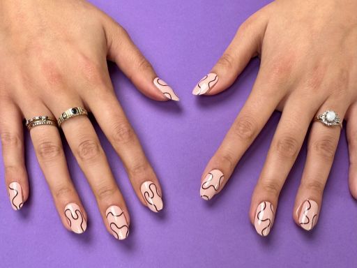 Maze runner Maniac Nails Nail Art Manicure gellak stickers  purple background