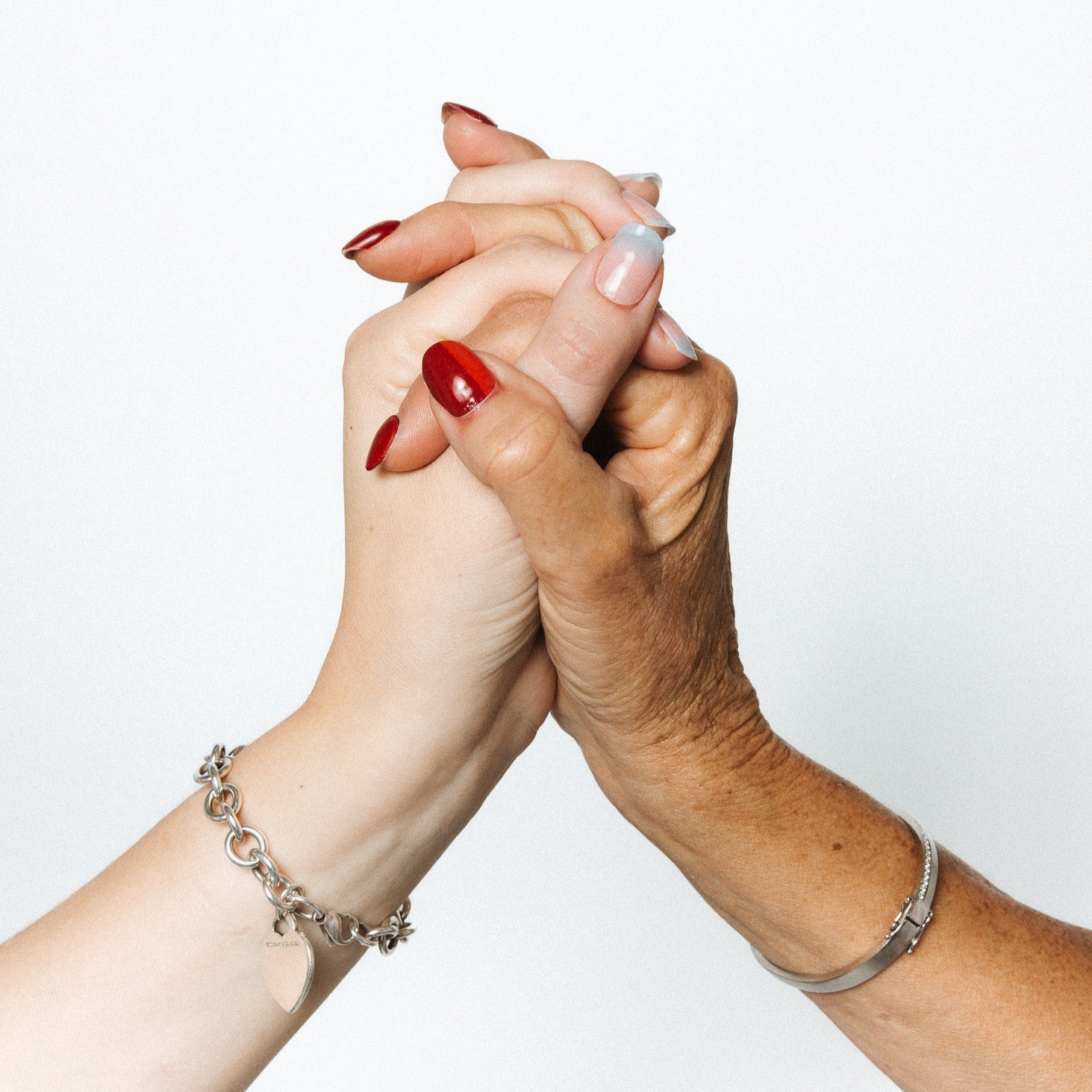 OnFire en Ocean Tips Duo Holding Hands Silver Bracelets