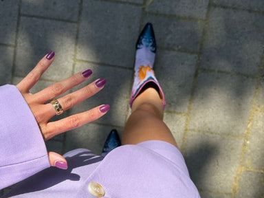 Paulette Purple Maniac Nails Diep Paarse Gellak Sticker Manicure  cowboy boots en outfit