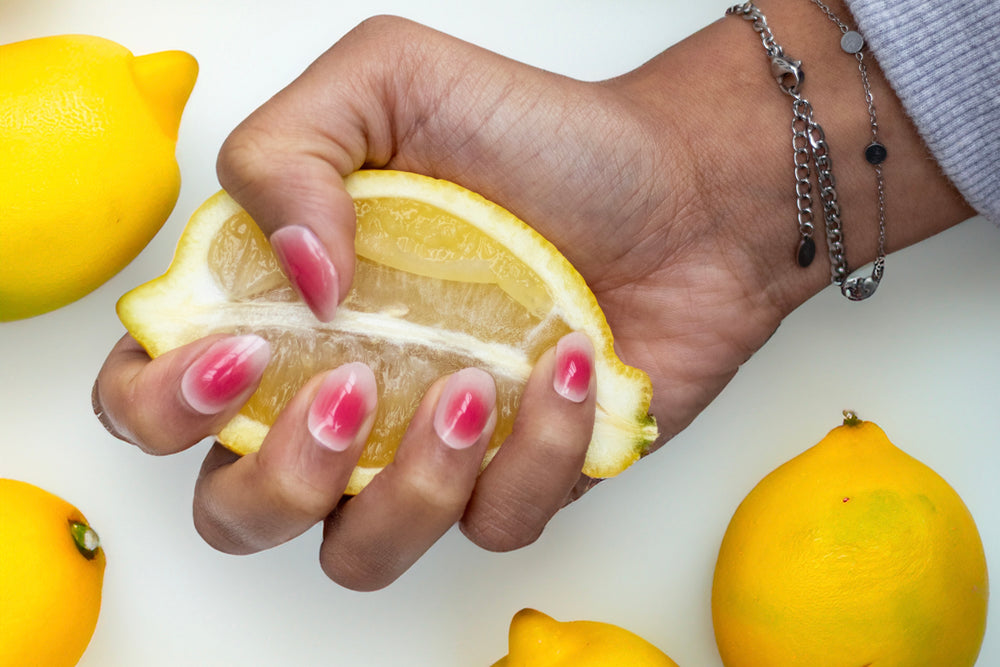 Pinky Promise Maniac Nails Nail Art Manicure Pink White met citroenen 