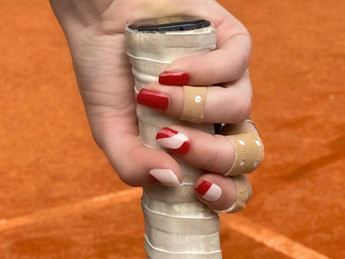 Maniac Manicure nagels tennis racket pleisters 
