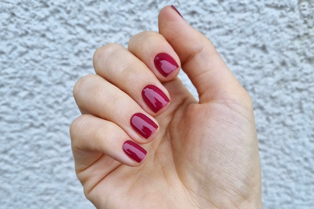  Maniac Solid Manicure Red