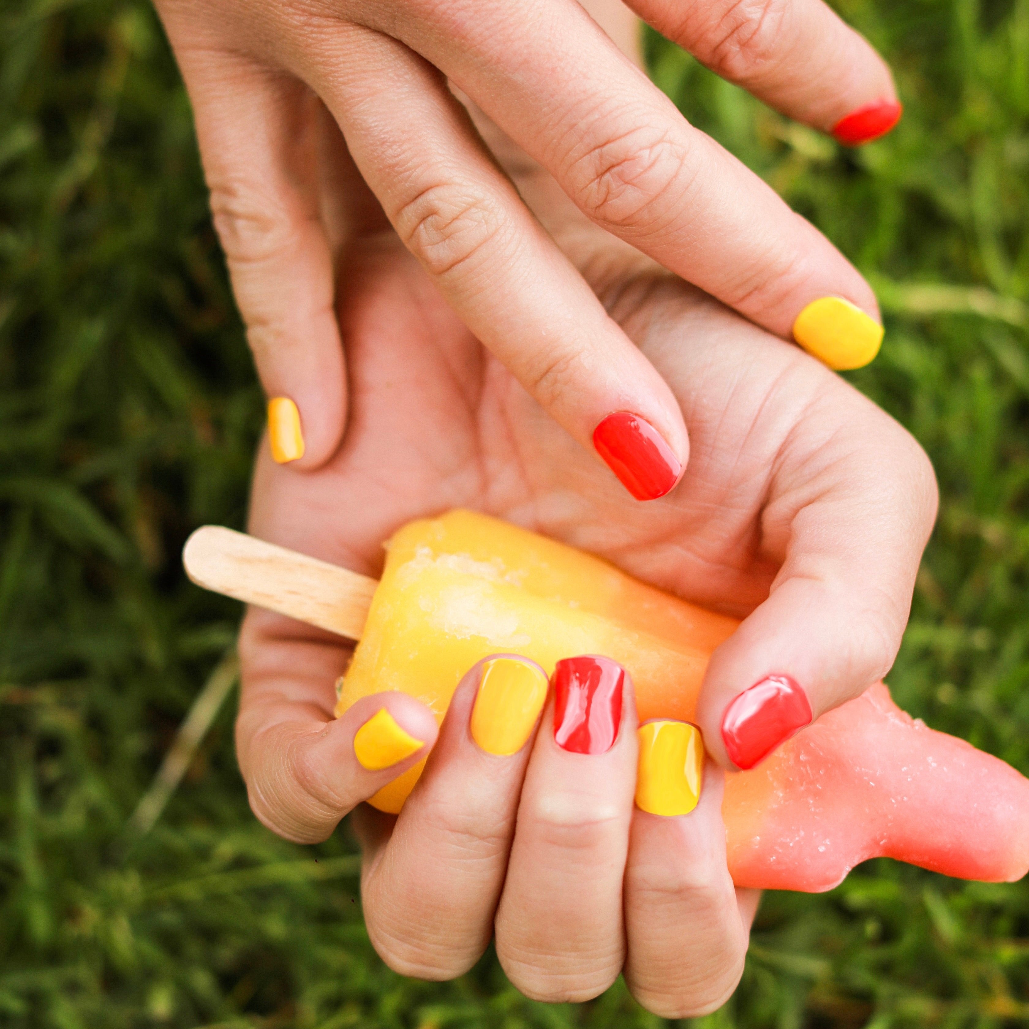 Rocketpower by Geraldine Kemper Maniac Nails gellak stickers manicure yellow red Nailart ice cream