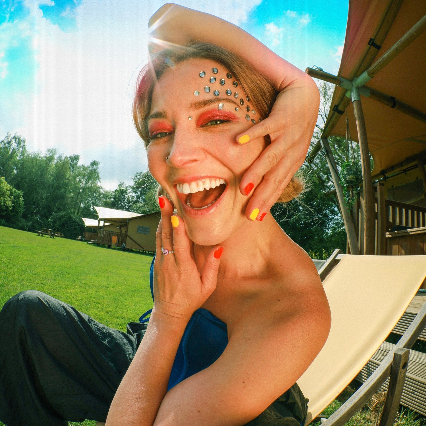 Rocketpower by Geraldine Kemper Maniac Nails gellak stickers manicure yellow red Nailart smile