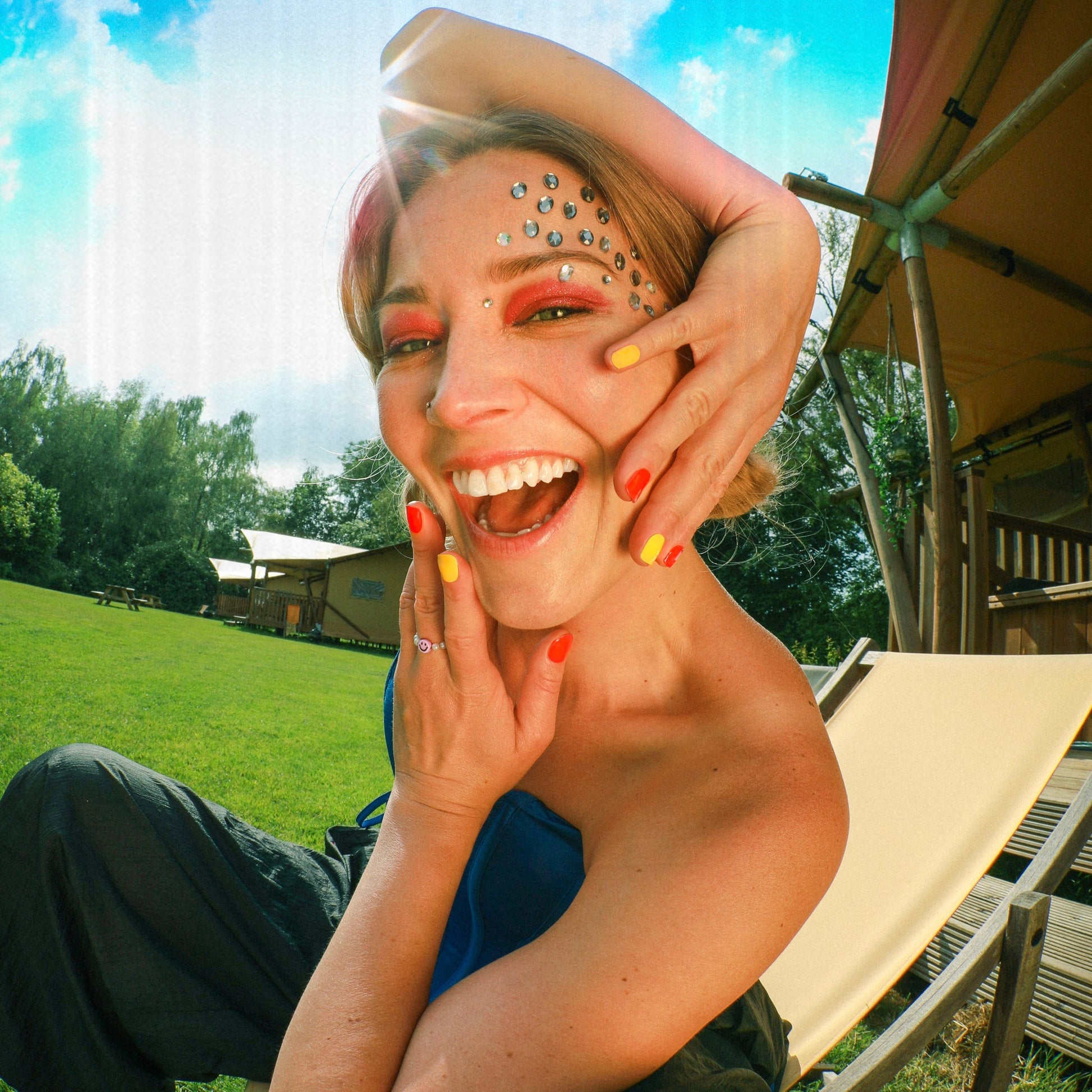 Rocketpower by Geraldine Kemper Maniac Nails gellak stickers manicure yellow red Nailart smile