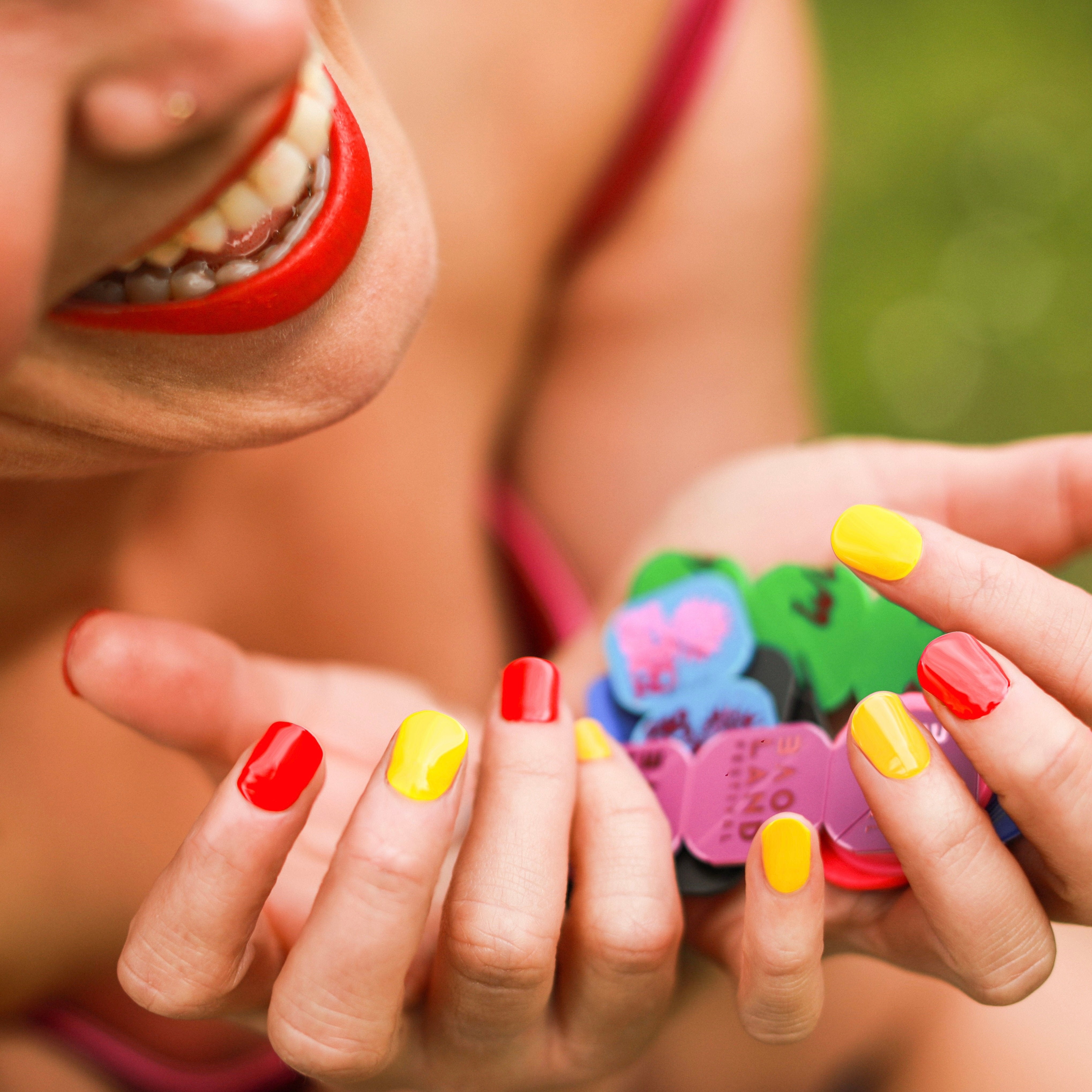 Rocketpower by Geraldine Kemper Maniac Nails gellak stickers manicure yellow red Nailart Smile