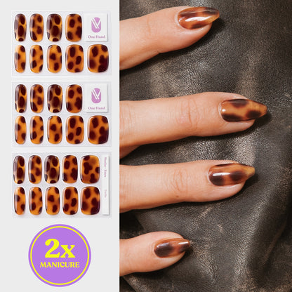 Turtle gellak stickers voor 2 manicures, stickervellen en resultaat op de nagels | Maniac Nails