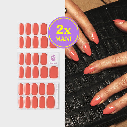 Vibrant Lobster by Olcay Gulsen gellak stickers voor 2 manicures, stickervellen en resultaat op de nagels | Maniac Nails