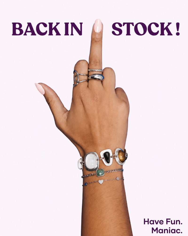 YOU ASKED, WE RESTOCKED. 🕶️

Your faves are BACK IN STOCK! En niet eentje… er zijn héél veel designs terug! 

Dus als jouw Maniac-favoriet al een tijdje op je wishlist stond: this is your sign. Run, don’t walk!💜