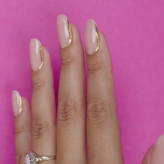 Goldfinger by Anouk Nijs
